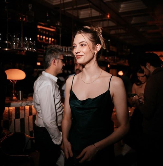 Genç modelden örnek hareket! Korona ile savaşıyor ama nasıl - Resim: 1