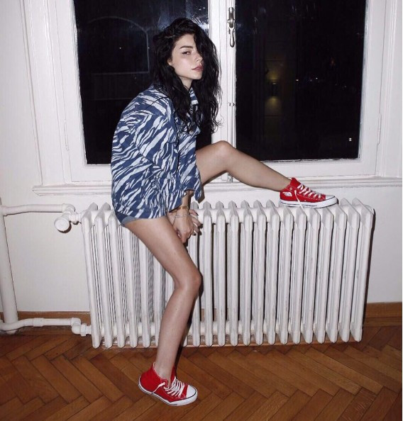 Merve Boluğur'un yeni imajına bakın yıllardır bu saçı kullanıyordu - Resim: 4