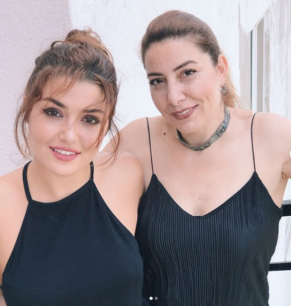Hande Erçel'den duygulandıran paylaşım! Kanser nedeniyle annesini kaybetmişti - Resim: 3