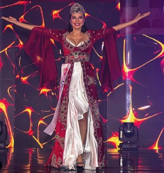 Duygu Çakmak güzellik yarışması için Beyrut'a gitti hediye olarak bakın ne götürdü - Resim: 3