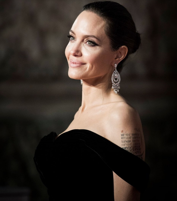 Bomba iddia! Angeline Jolie emlakçı sevgili yaptı - Resim: 1