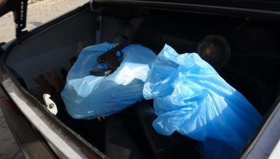 Sınırda yakalandılar otomobilden çıkanlara bakın - Resim: 1