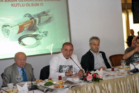 Gürsel Tekin öyle bir hediye verdi ki... - Resim: 4