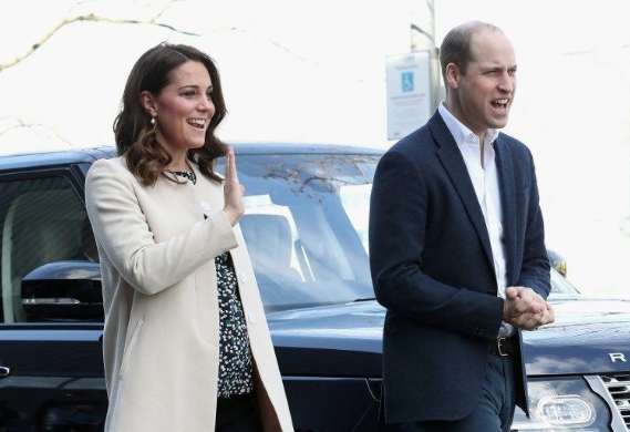 Kraliyet ailesinin üçüncü bebeği dünyaya geldi - Resim: 1