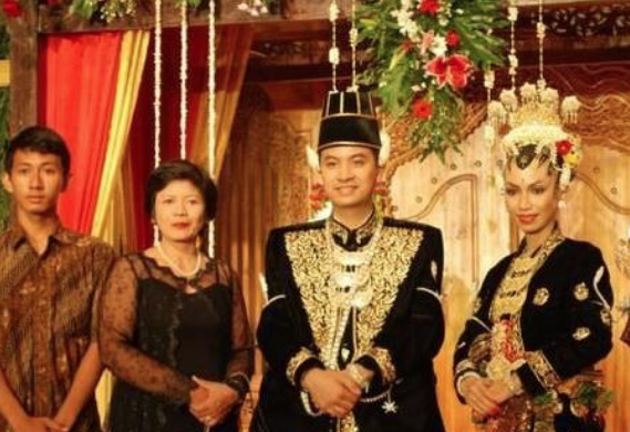 Bu adada erkekler 'gelin' oluyor! Bekaretlerini ise...  - Resim: 3