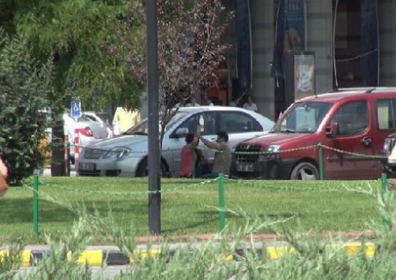 Sevgililerin ilginç kavgası! - Resim: 3