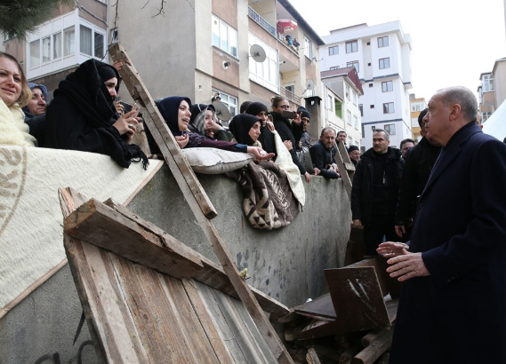 Erdoğan incelemelerde bulundu! İşte enkaz bölgesinden çarpıcı kareler - Resim: 3