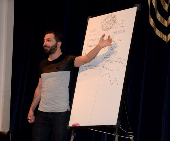 Güldür Güldür Show'un yıldızı Evrim Akın'ın sevgilisi bakın kim çıktı - Resim: 4