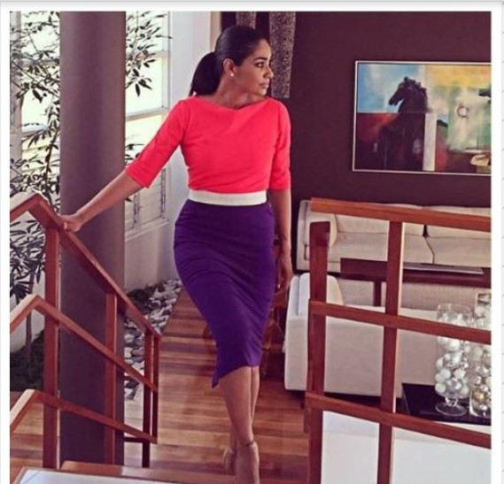 Jamaikalı bakanın bikinili pozunu olay oldu - Resim: 1