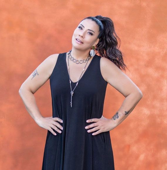 Sevgilisiyle öpüştüğü görüntülere eleştiri yağdı! Işın Karaca tehditler savurdu - Resim: 2