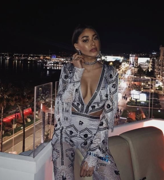 Dilan Çiçek Deniz'in Cannes şıklığı! Göğüs dekoltesi olay oldu - Resim: 1