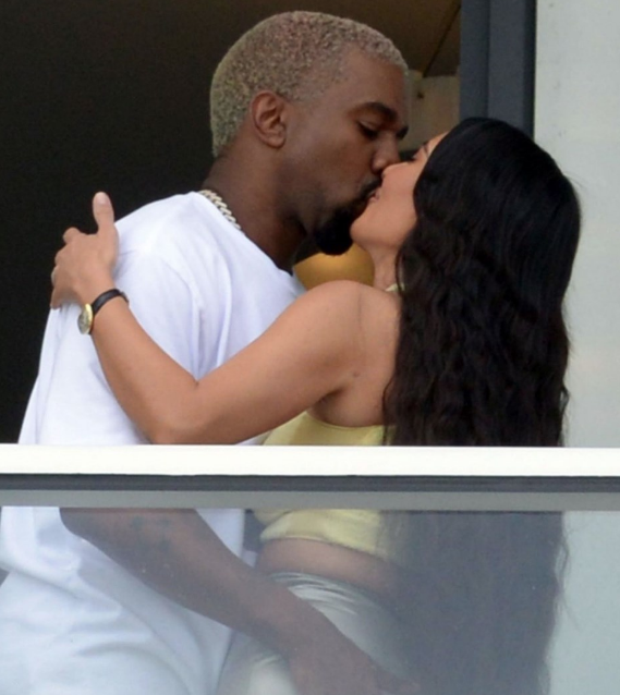 14 milyon dolarlık yeni evi gezip öpüştüler - Resim: 3