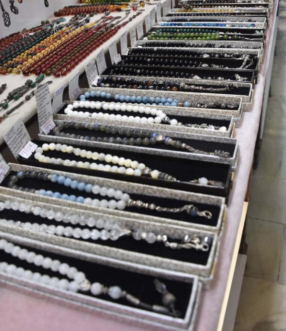 İzmir'de özel taşlarla tesbih yapıyor bu taşlar bir çok ilaçtan daha faydalı - Resim: 2