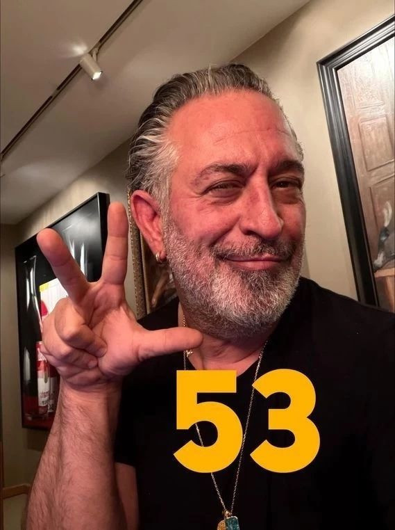 Cem Yılmaz 53 yaşına girdi, o paylaşımı sosyal medyayı salladı! - Resim: 5