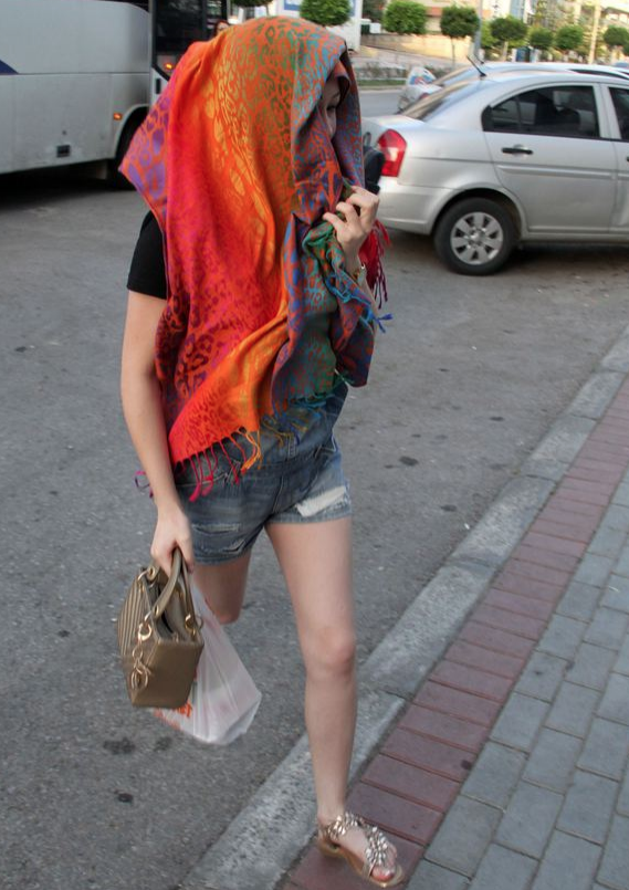 Fuhuş operasyonu: Kucağında bebeğiyle böyle getirildi! - Resim: 1