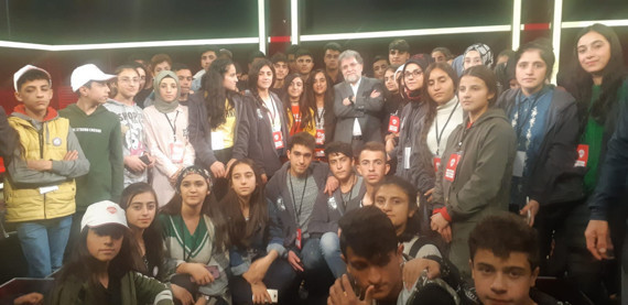 “Yarın Çok Genç Olacak” projesiyle gelip Ahmet Hakan ile tanıştılar - Resim: 0