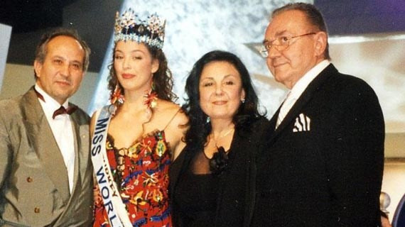 Ünlü organizatör kalbine yenildi - Resim: 1