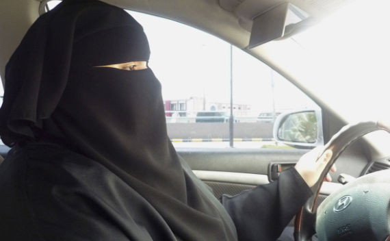 Suudi kadınları asfaltı ağlatıp kralı korkuttu - Resim: 3