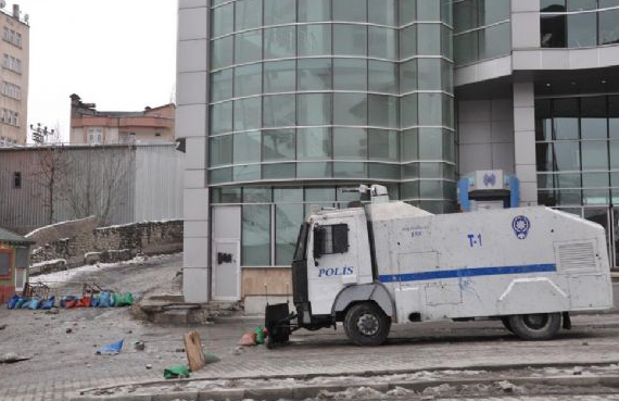 Hakkari sokakları savaş alanına döndü - Resim: 3