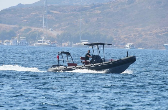 Kıvanç Tatlıtuğ servet değerindeki oyuncağıyla ava çıktı - Resim: 2