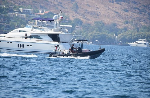 Kıvanç Tatlıtuğ servet değerindeki oyuncağıyla ava çıktı - Resim: 1