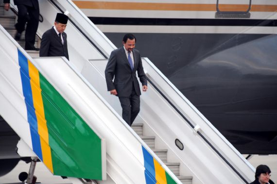 Altın kaplama uçağıyla İstanbul'a geldi - Resim: 2