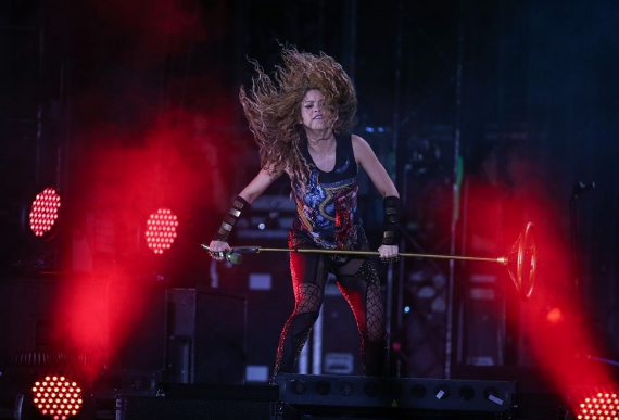 Shakira İstanbul'u salladı ünlüler akın etti - Resim: 1