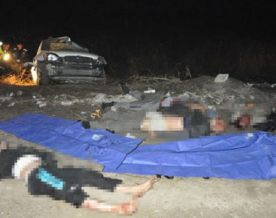 Otobüs otomobili biçti - Resim: 1