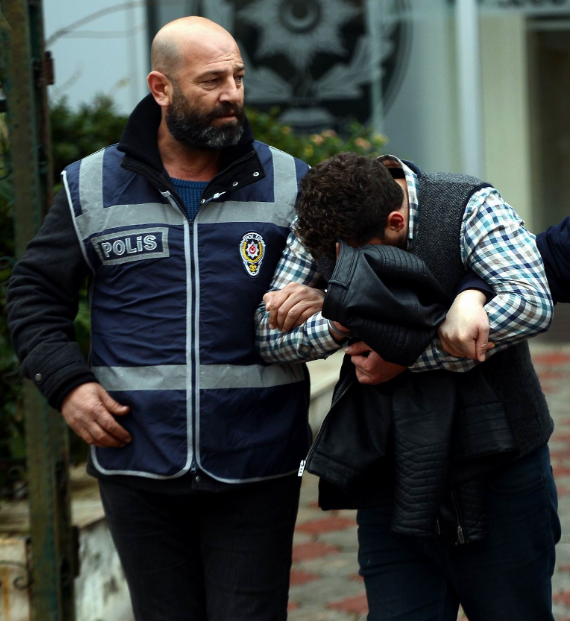 'Kocam evde yok' diye eve çağırıp uygunsuz görüntülerini çekti - Resim: 4