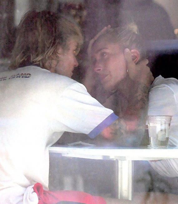 Justin Bieber ile Hailey Baldwin gözyaşları içinde yakalandı - Resim: 3