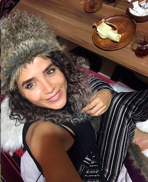 Nilay Toprak kimdir kaç yaşında kedi olayı fena patladı! - Resim: 0