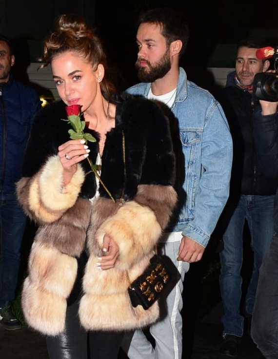 Doğum günü partisinde evlilik tarihini verdi - Resim: 4