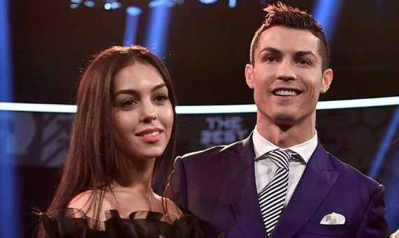 Cristiano Ronaldo 15 dakikada servet harcadı!  - Resim: 4