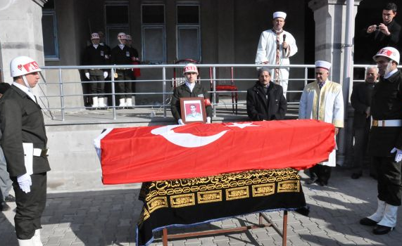 Şehit er gözyaşlarıyla uğurlandı - Resim: 1