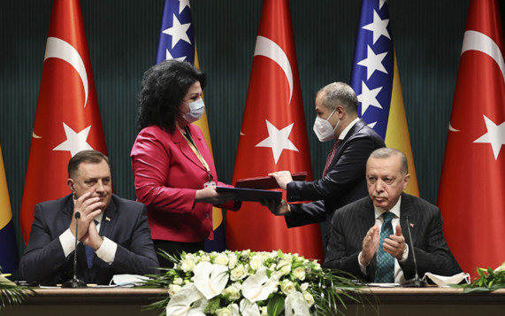 Cumhurbaşkanı Erdoğan: 30 bin doz aşıyı Bosna Hersek'e göndereceğiz - Resim: 0