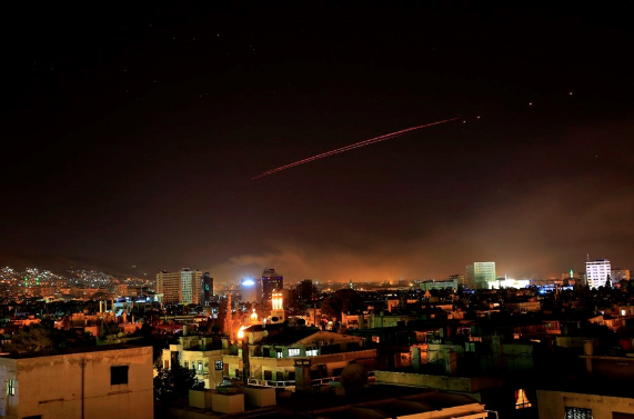 Suriyeliler Rus bayraklarıyla sokaklarda! - Resim: 3