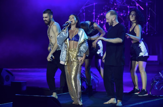 Inna, Ajda Pekkan şarkısıyla ortalığı kasıp kavurdu - Resim: 3