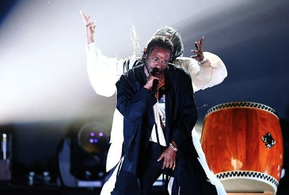 Derin yırtmacı başına bela oldu! Frikik vermemek için çok uğraştı - Resim: 4