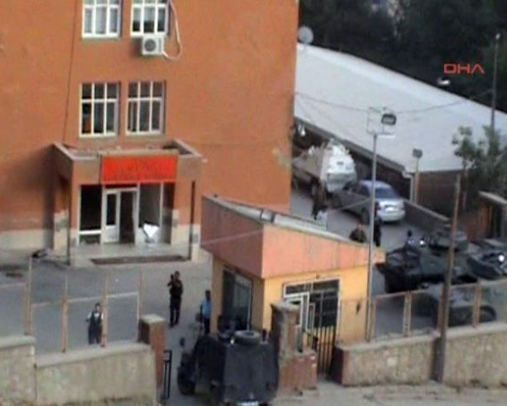 PKK Hükümet Konağı'na saldırdı - Resim: 4