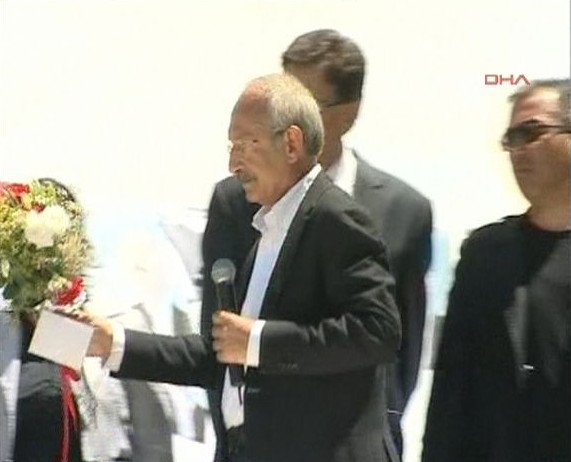 CHP mitinginde şaşırtan sarıklı - Resim: 1