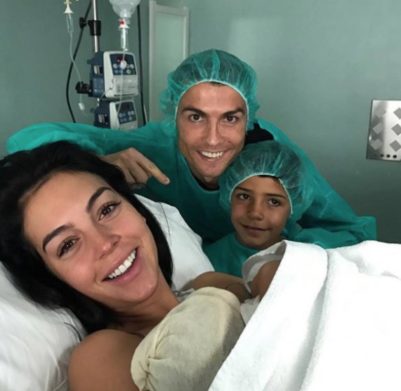 Tüm dünyaya böyle duyurdu! Ronaldo 4.kez baba oldu - Resim: 4