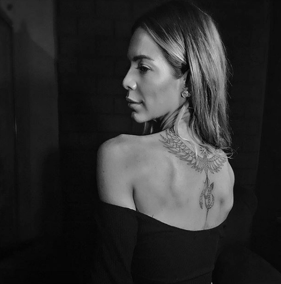 Eliz Sakuçoğlu'nun çıplak yatak pozu çalıntı çıktı! - Resim: 1