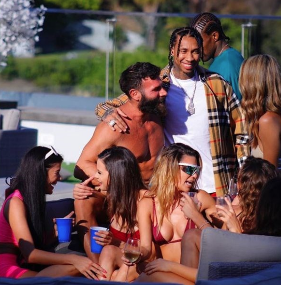 Dan Bilzerian parasını veren herkese evini açacak - Resim: 2
