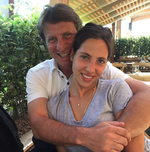 Kaya Çilingiroğlu'nun uçaktaki 'hostes' tepkisi olay oldu skandal kalça paylaşımını sildi - Resim: 1