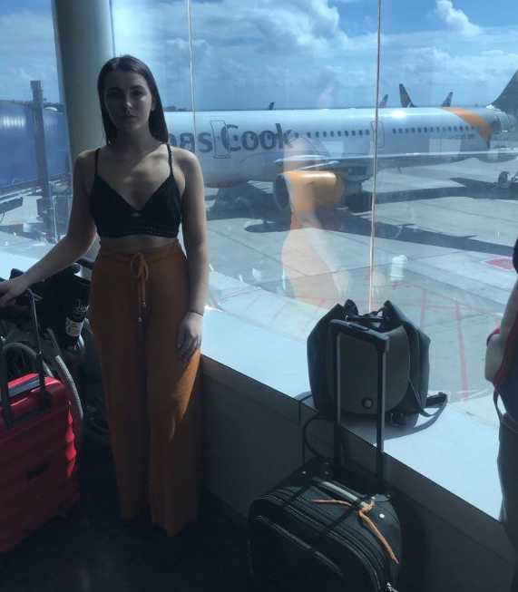 Emily O'Connor kıyafeti yüzünden uçağa alınmadı - Resim: 2