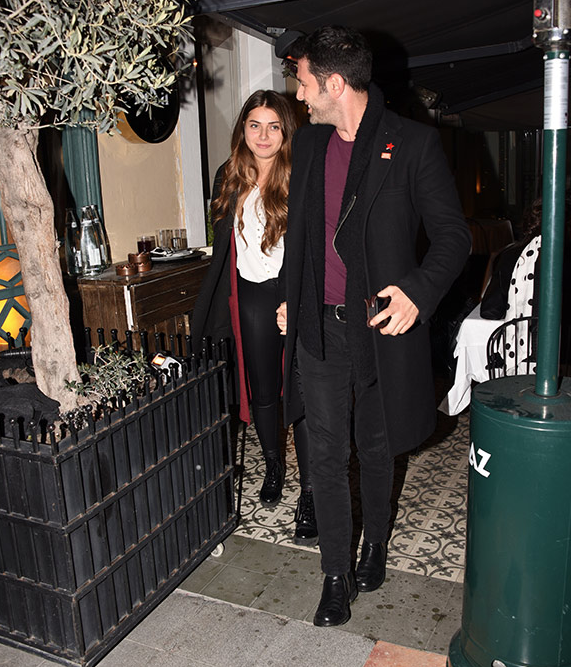 15 yaş küçük sevgilisiyle el ele göz göze yakalandı! - Resim: 2