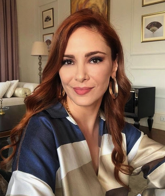 Mine Tugay imaj değişikliği yaptı, son haliyle ortalığı ateşe verdi! - Resim: 1