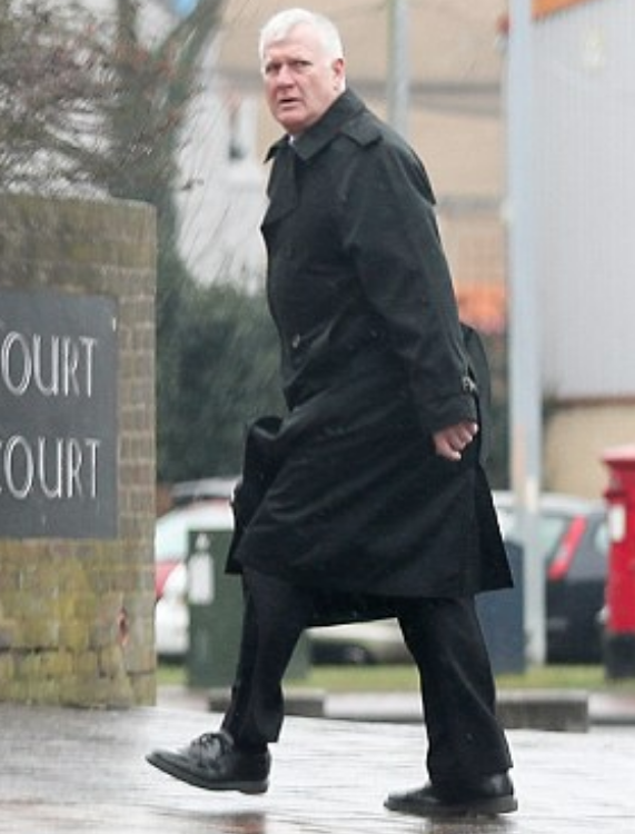 62 yaşındaki sapığın dolabından çıkanlar korkunç çocuk... - Resim: 2