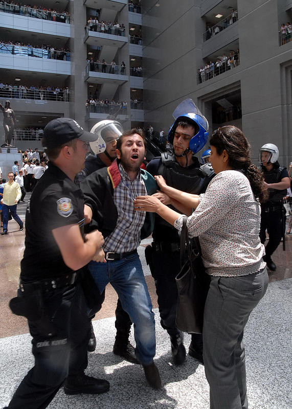 Çağlayan'da avukatlara sert müdahale - Resim: 1