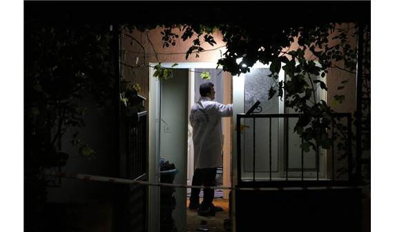 Annesini öldürdü, kardeşini yaralayıp intihar etti - Resim: 2